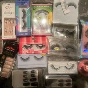 Nails and eyelash bundle